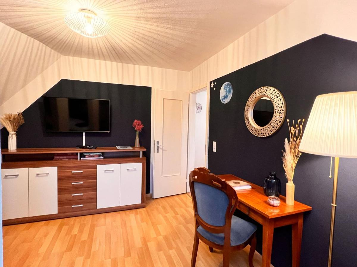 Apartment Luna -3 Schlafzimmer, Waschmaschine, Kueche, Wlan, Ca 15 Min Bis Zum Europa Park,